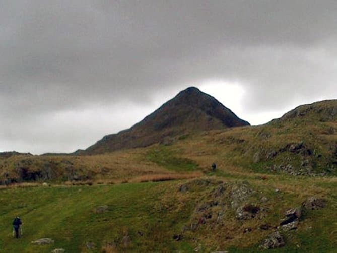 Cnicht Guided Mountain Hike: Climb the Welsh Matterhorn in Snowdonia