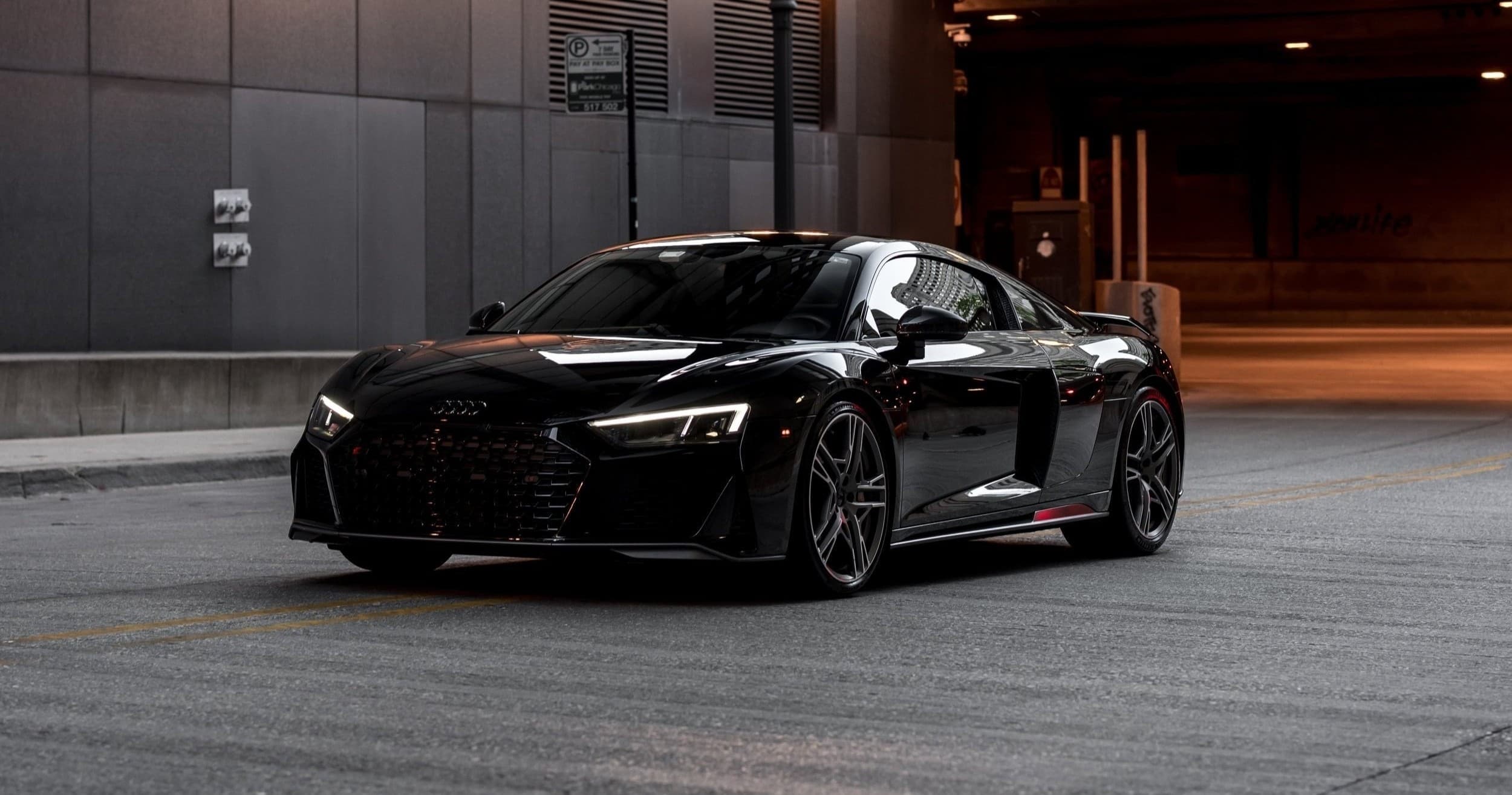 Luxury & Speed: Driving the Audi R8 in the City