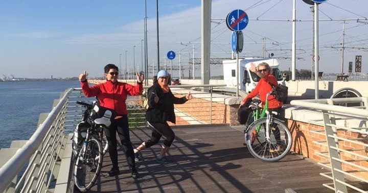 Cycling Adventure: Discover Venice via Liberty Bridge with Travel & Bike