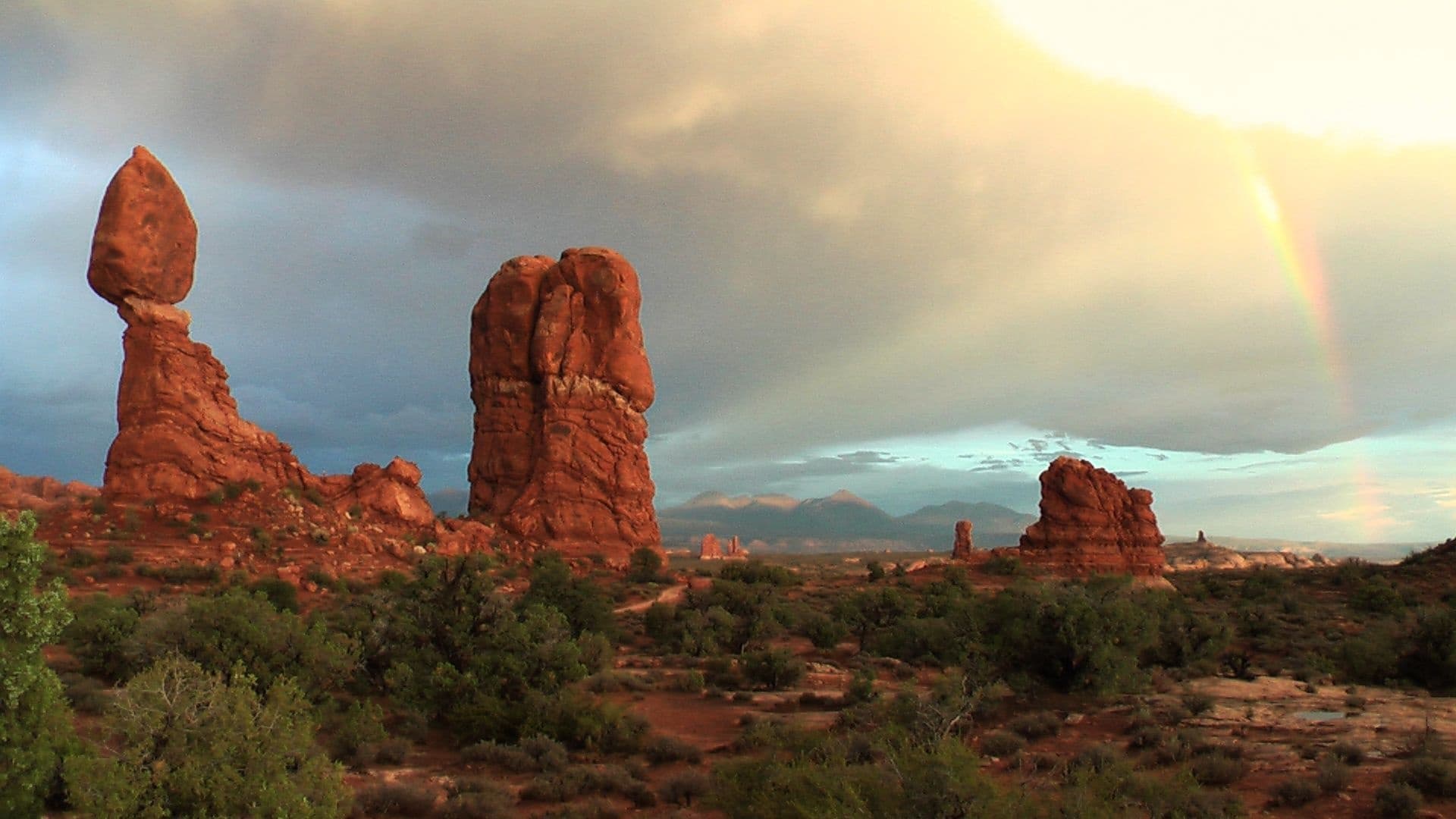 Full Day Hiking Tour in Arches National Park, Utah