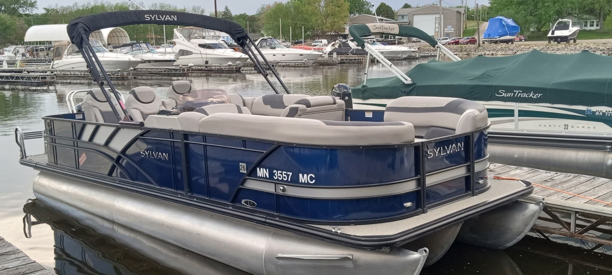 Sylvan PartyFish Tritoon Rental — Parkside Marina Cruises on the Mississippi (Wabasha, MN)