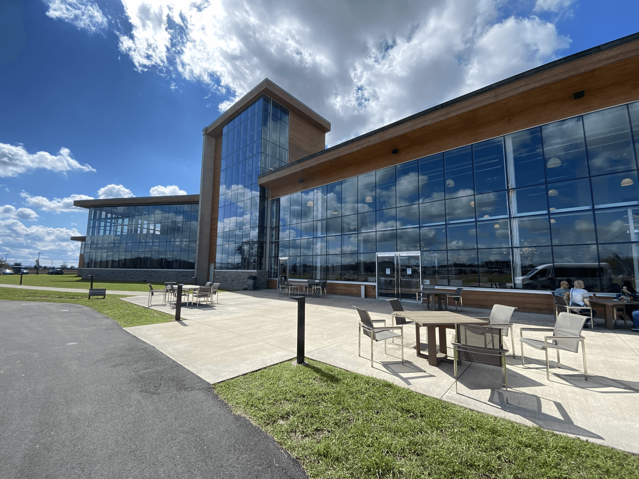 Golf & Bourbon Tour by Kentucky Bourbon Boys: An Elite Day Out