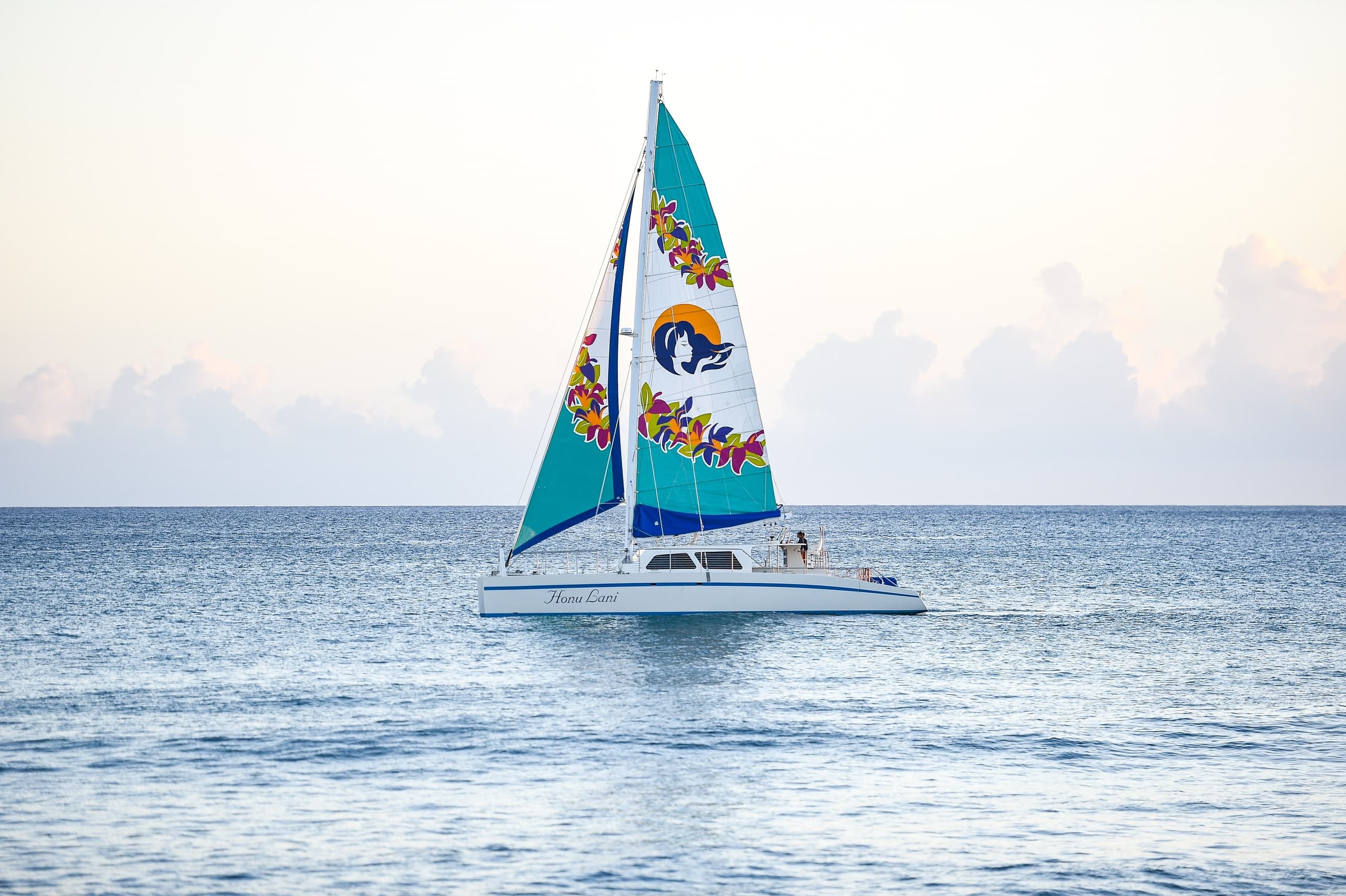 Panorama Sail: Scenic Sailing Experience in Honolulu, Hawaii