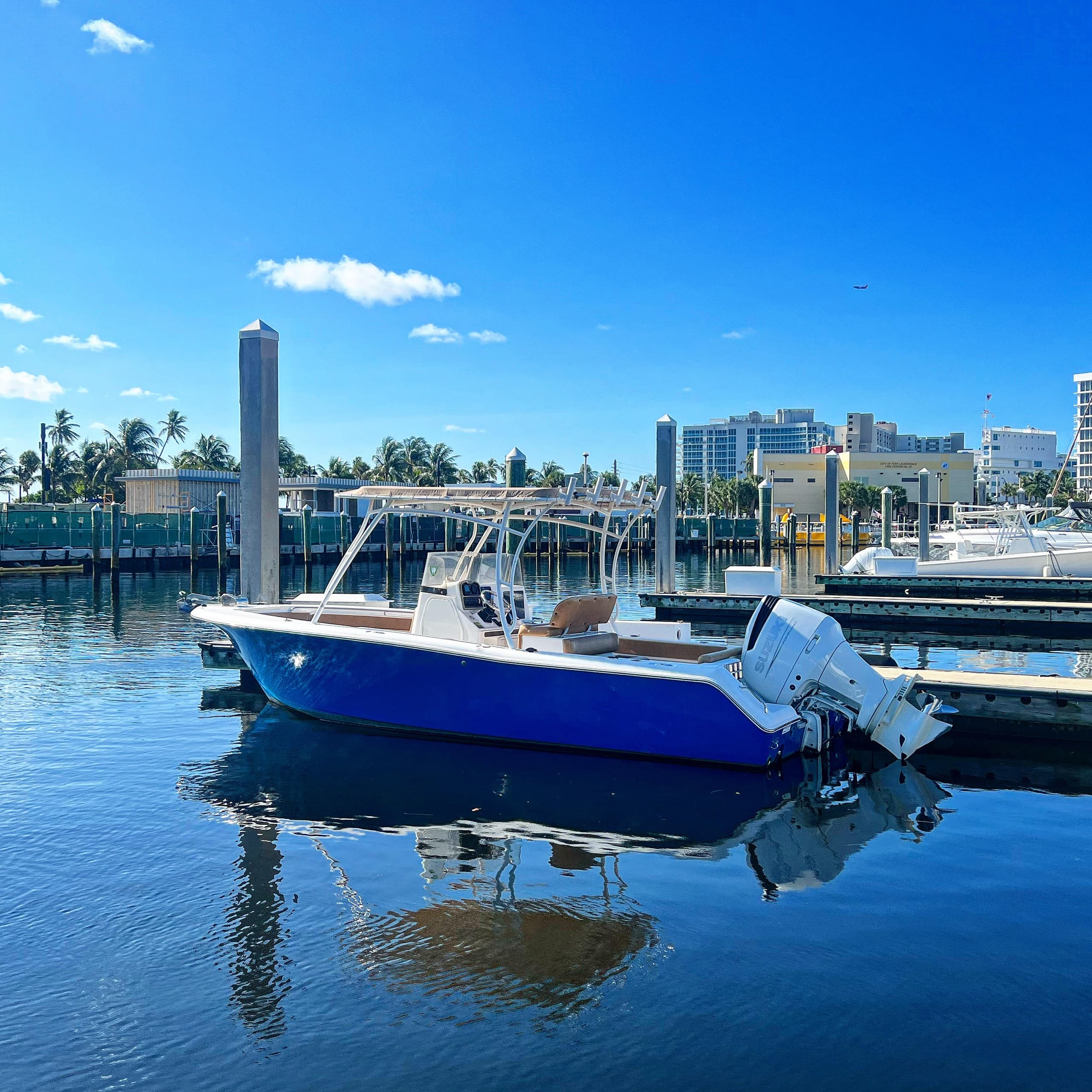 24' SeaHunt Hybrid Console Adventure in Fort Lauderdale