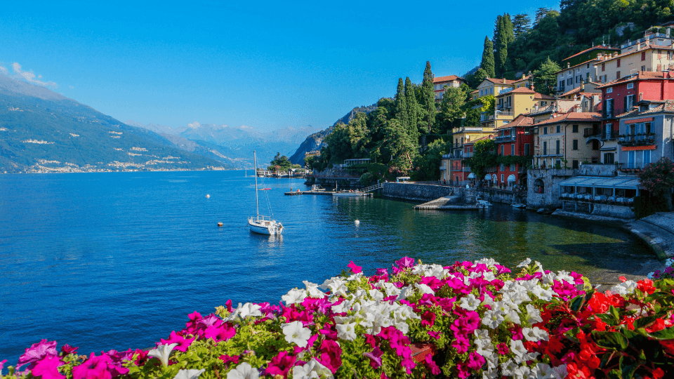 Two-Hour Romantic Boat Tour on Lago di Como: Varenna, Corenno Plinio & Piona Abbey