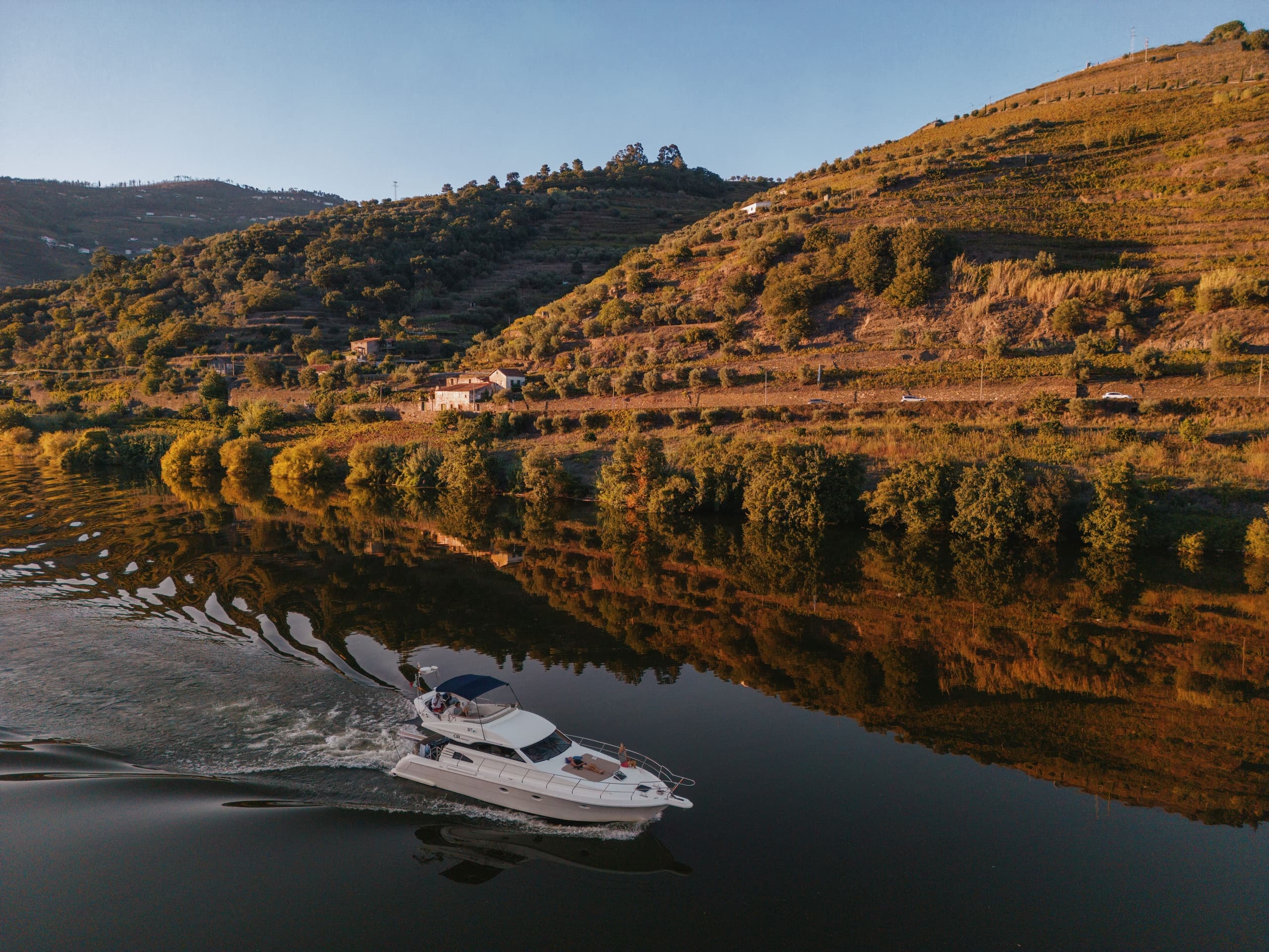 Luxury Douro River Cruise with Sailing 360 from Porto to Régua