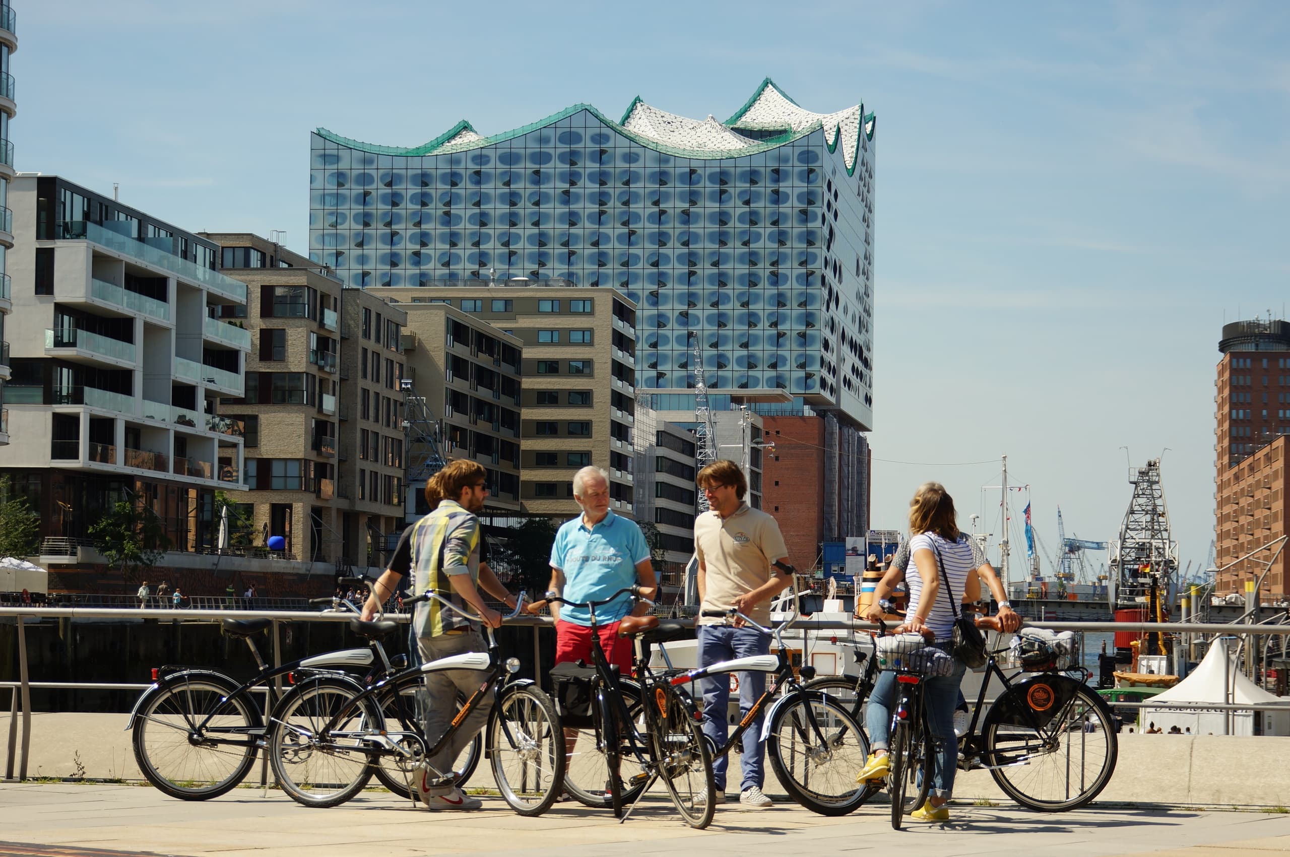 Hamburg City Cycles: Urban Bike Tour Highlights