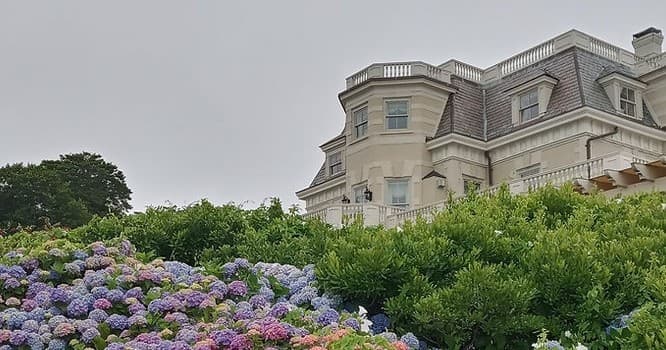 Explore Newport’s Gilded Age Grandeur: A Private 90-Minute Historical Van Tour