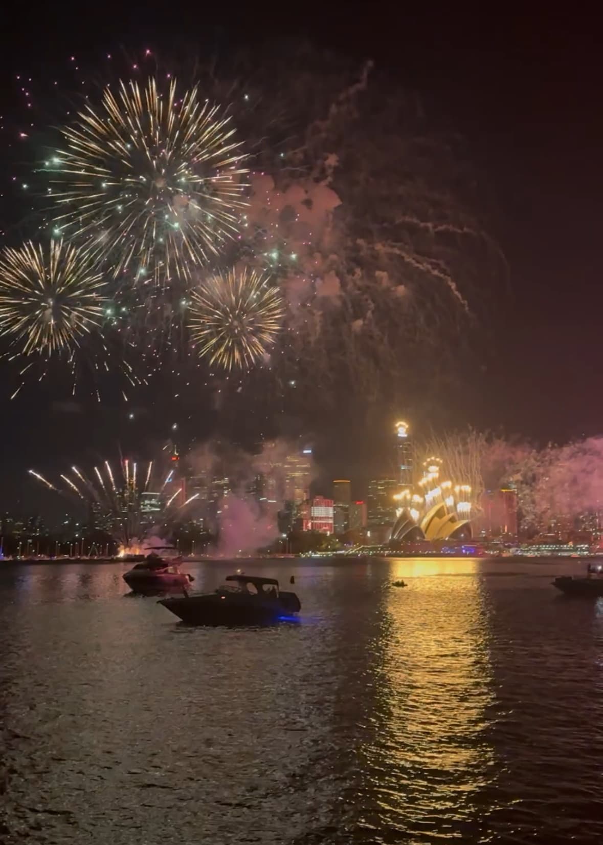 Front-Row NYE Tender: Intimate Fireworks Cruise from Rose Bay