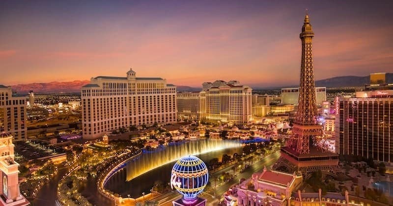 Personalized Vegas Trip Planning for Nightlife & Dining
