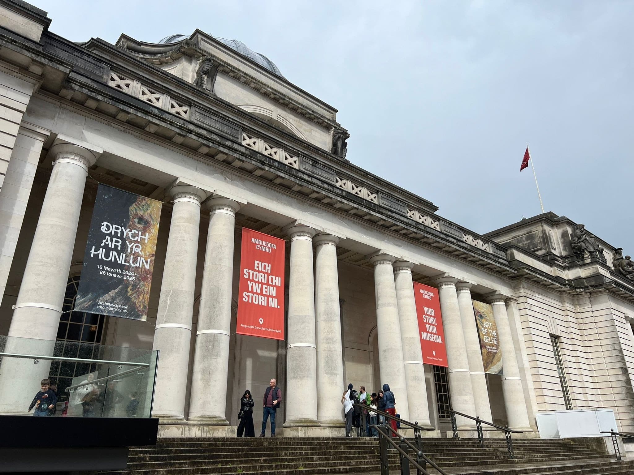 Cardiff in a Day: Train from London to Castle, Bay & Arcades photo 2