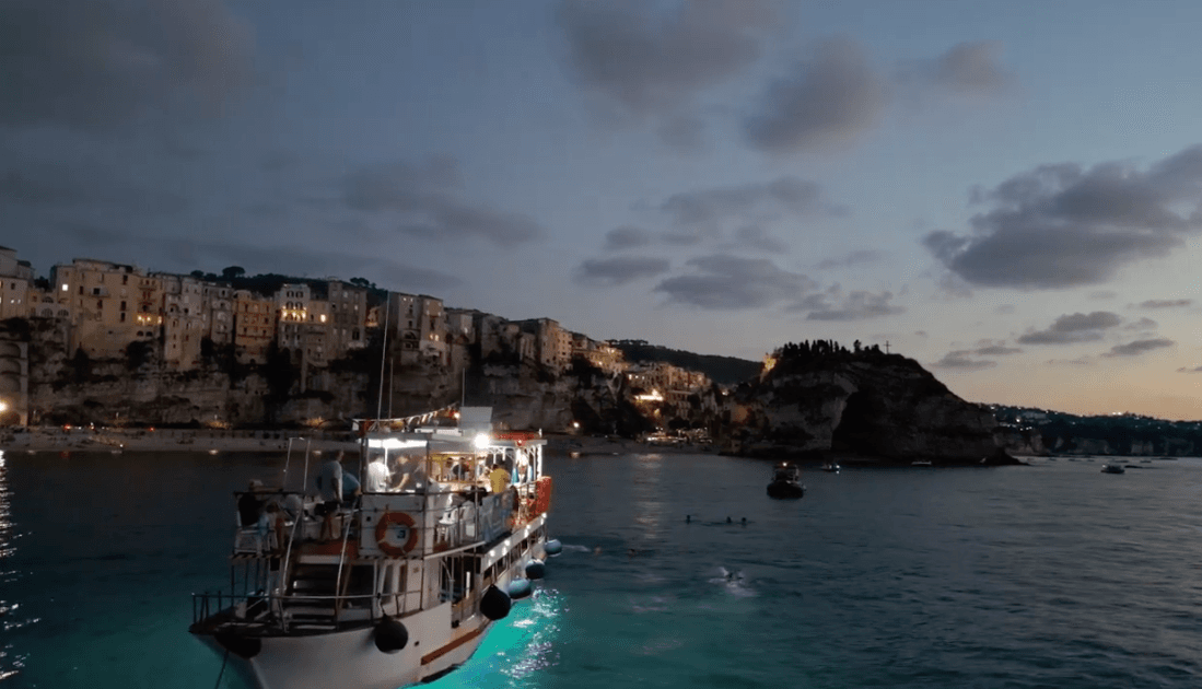 Sunset Boat Tour Along Tropea's Coast with SeeTropea