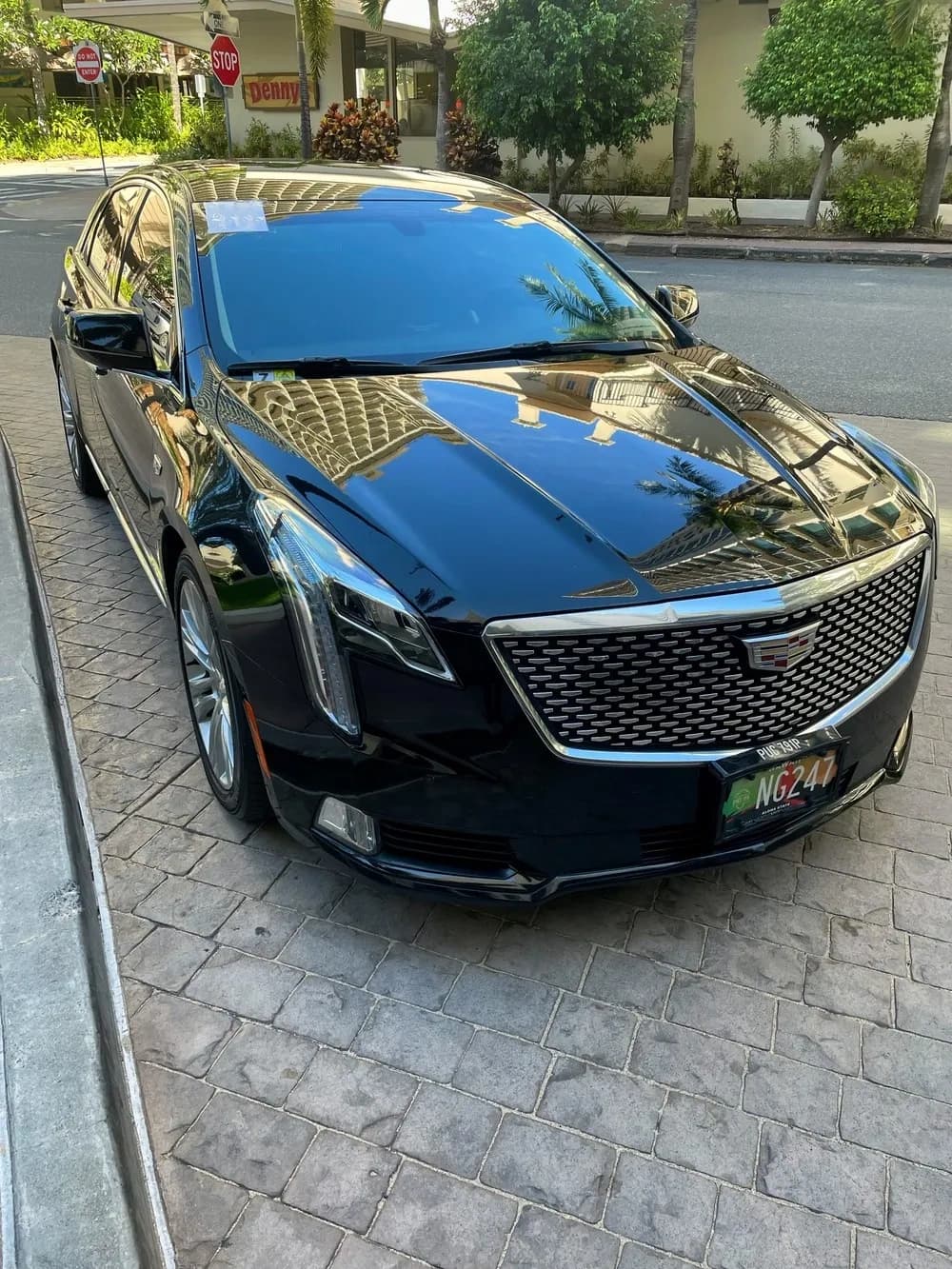 Luxury Airport Transfer with Hawaii VIP Black Cars in Honolulu