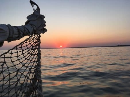 Sunset Sailing to Algar Seco: 4-Hour Gageiro Cruise from Rio Arade