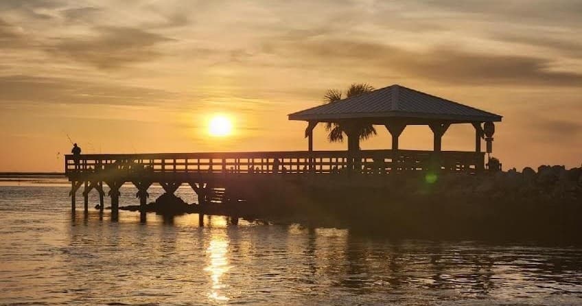 Gulf of Mexico Sunset Tour: Intimate 22-Foot Pontoon Cruise