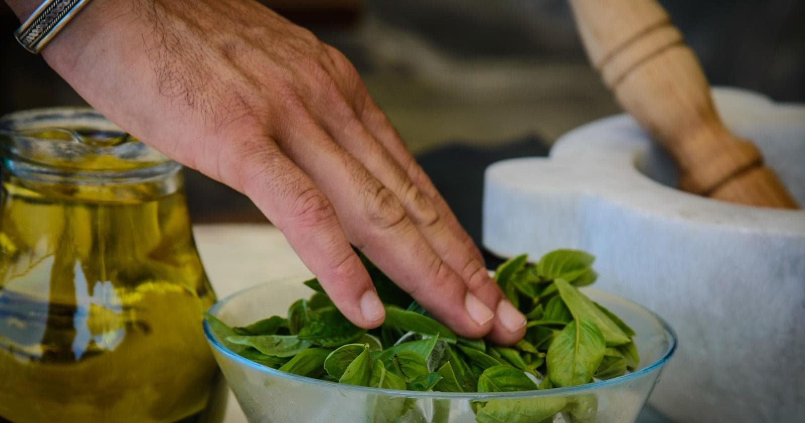 Pesto Making Workshop in Manarola with Arbaspaa