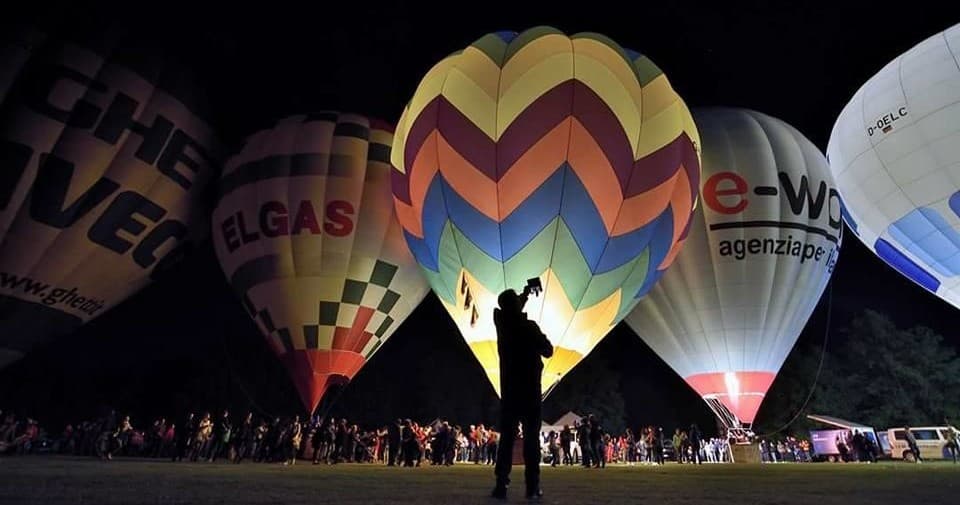 Dawn Balloon Over Val d'Orcia: Hot Air Flight from Florence to Pienza and Montalcino