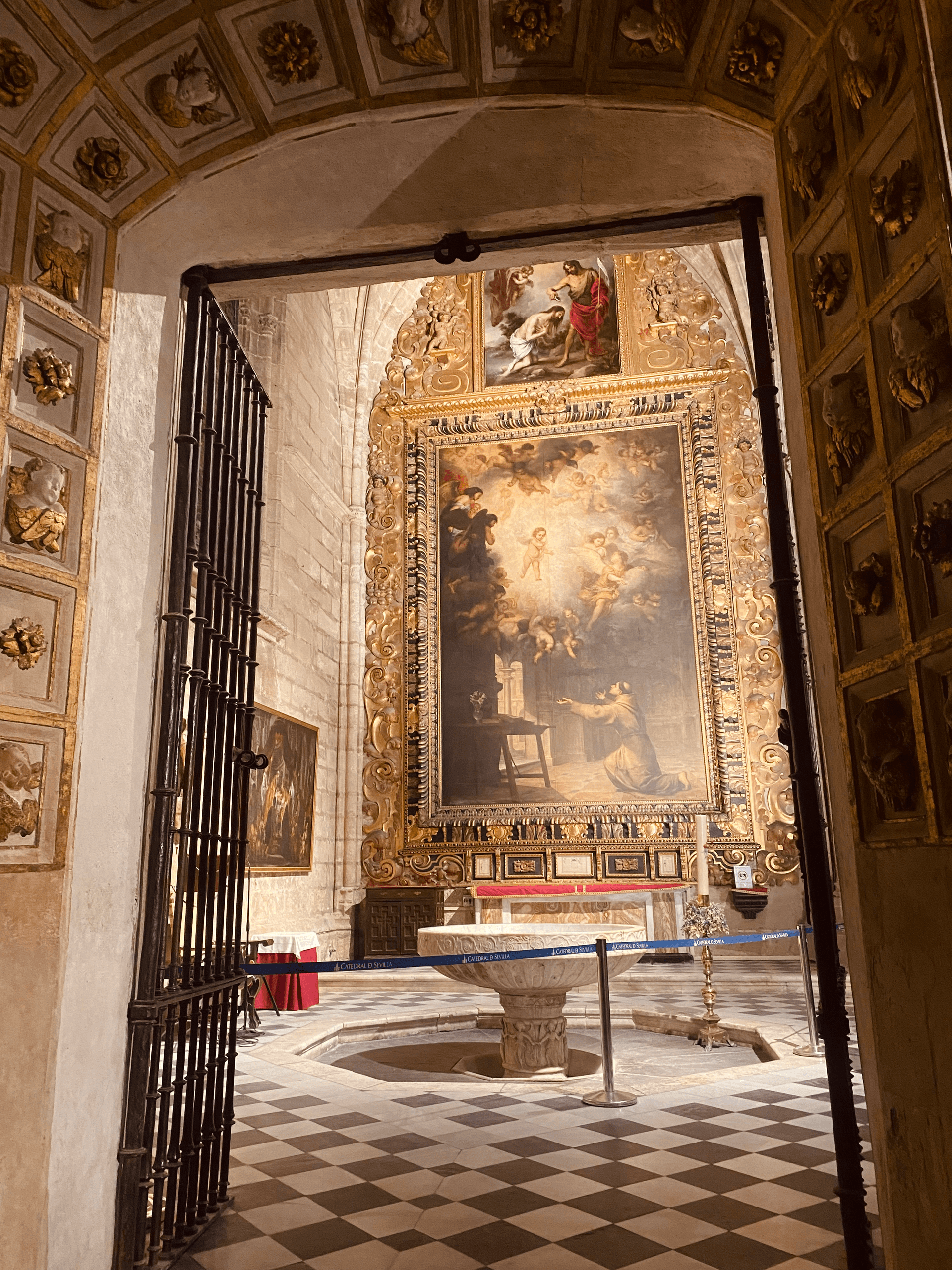 After Dark at Seville Cathedral: Candlelit Gothic Tour & Video-Mapping photo 2