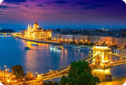 Sunset Danube Cruise: 1-Hour Budapest Sightseeing Past Parliament and Buda Castle