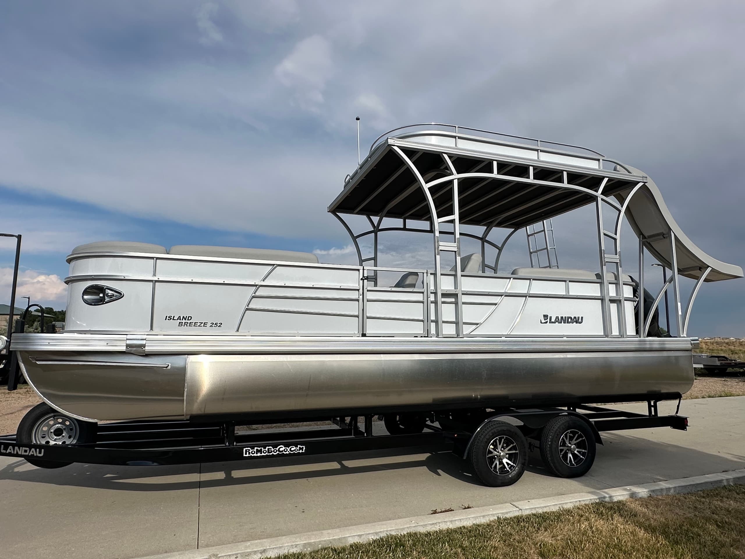 Landau Island Breeze 252 Sundeck - Horsetooth Reservoir Pontoon with Water Slide photo 2