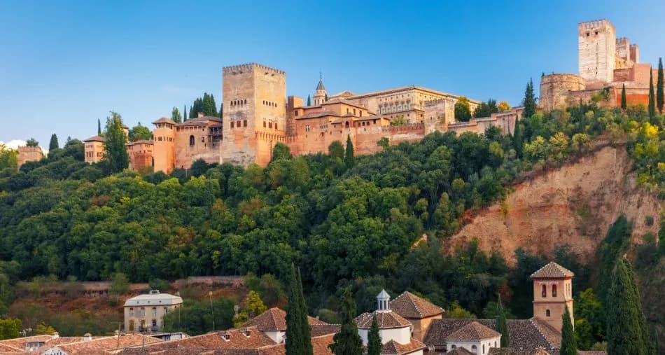 Guided Visit to the Alhambra by Sun Travel Granada