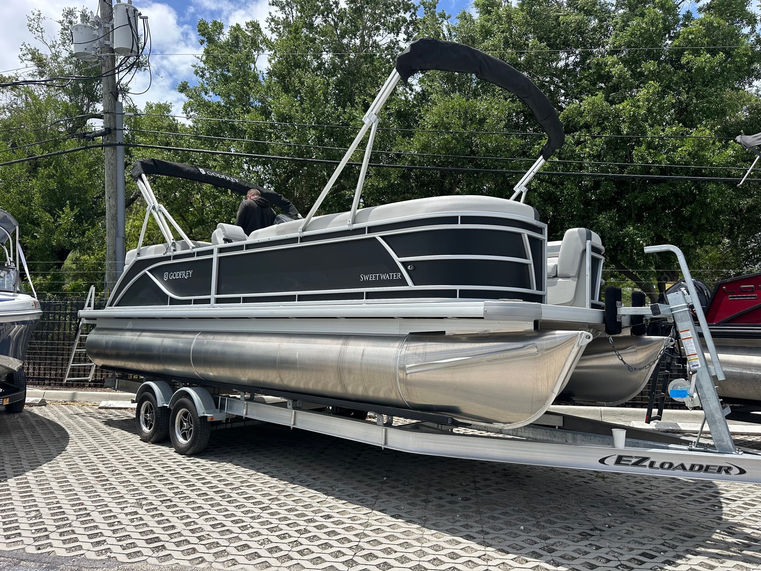 Sarasota Bay 12-Passenger Pontoon Rental — Group Boating Near Siesta Key