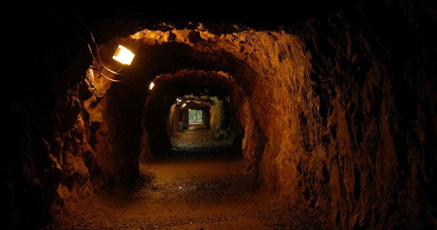 Historical Underground Tours with Destino Polonia Tours in Wrocław