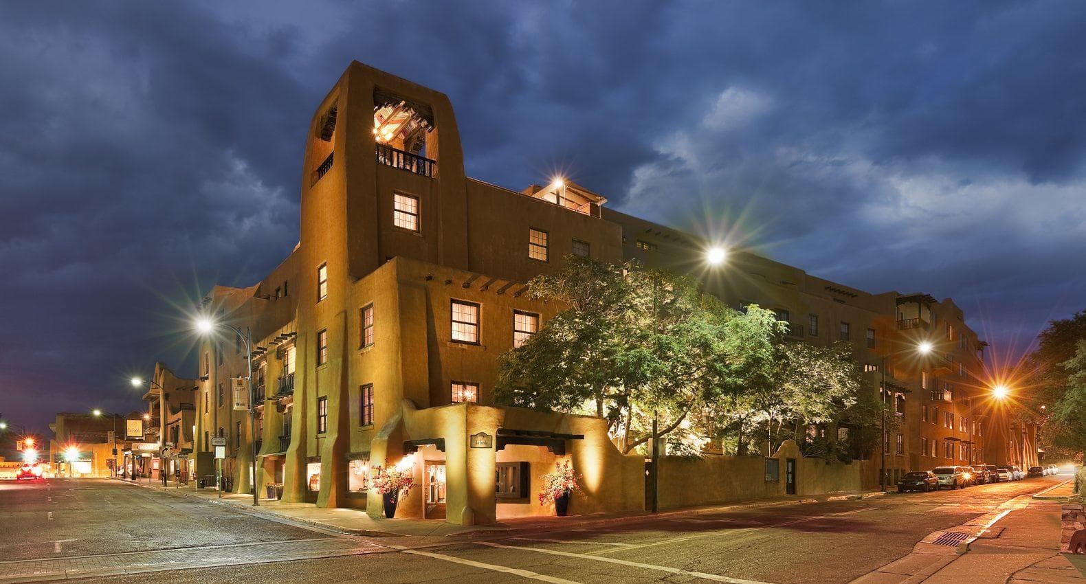 Santa Fe Nightlife Tour with A Well-Born Guide / Have Ph.D., Will Travel
