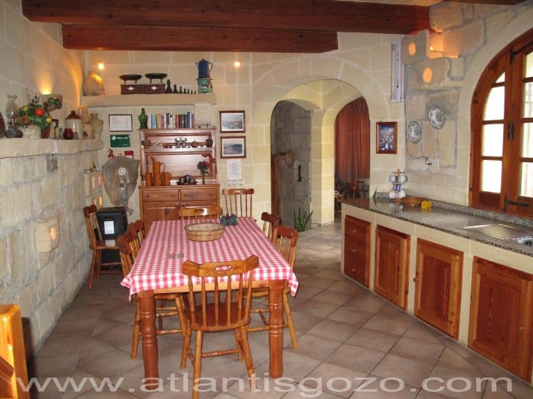 Camomilla Farmhouse Retreat – Atlantis Diving Centre in Għarb