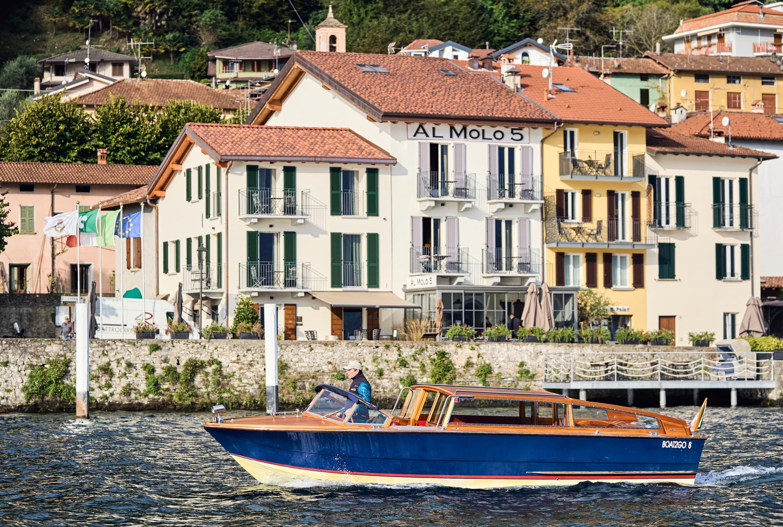Private Lake Como Lunch Boat Transfer: Bellagio, Varenna & Villa Sights