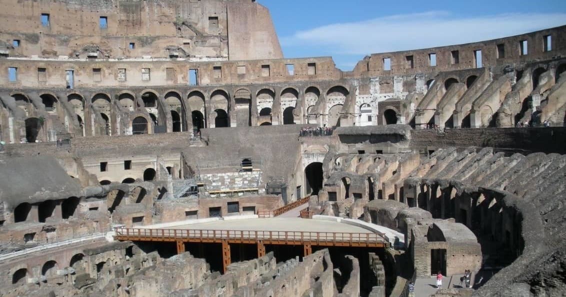 Smart Colosseum: guided small group tour photo 1