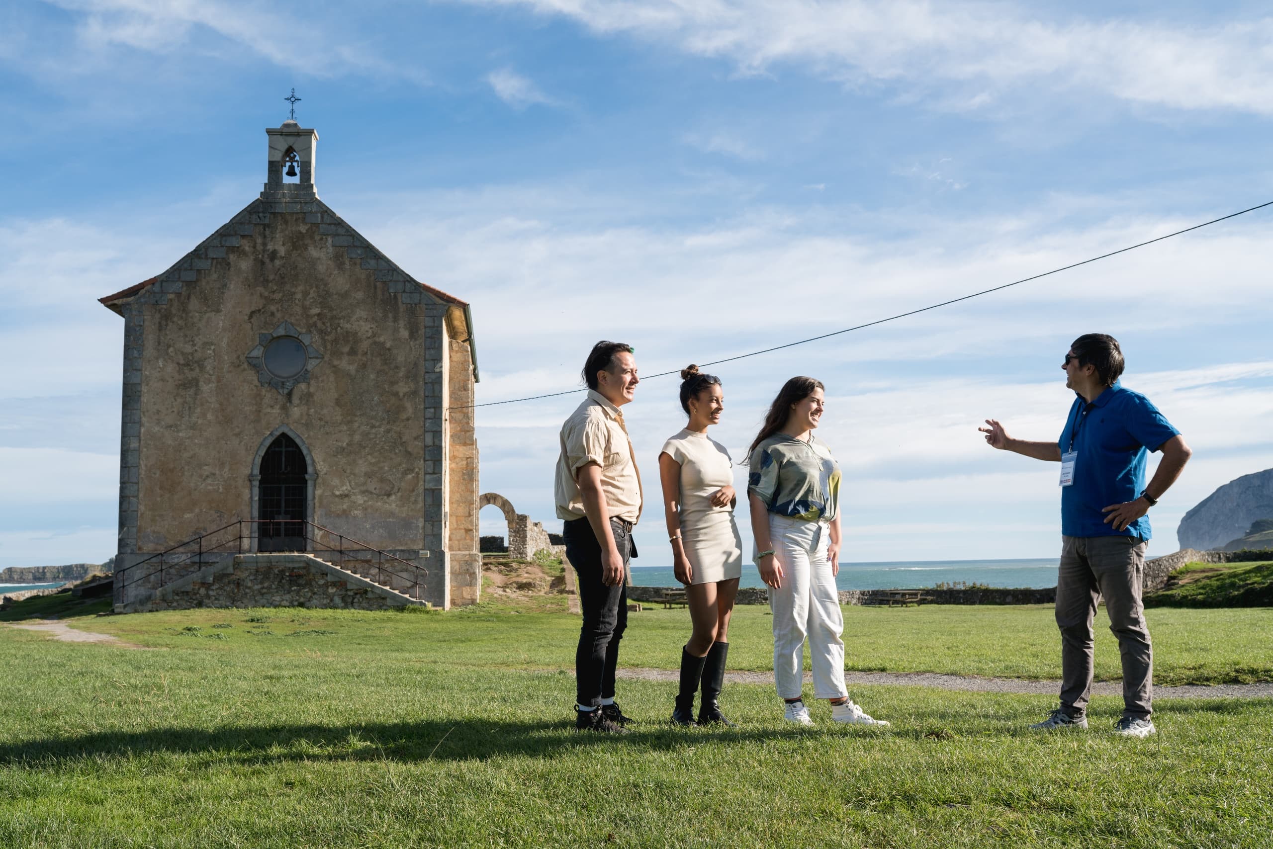 Private Gaztelugatxe, Mundaka & Gernika Tour by Local Experts Tours