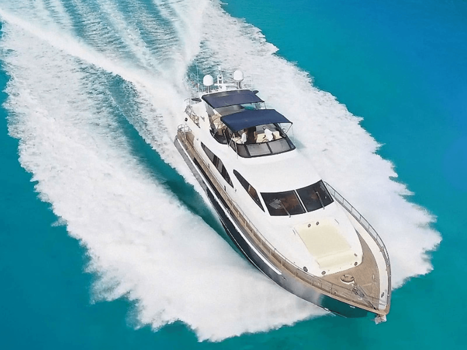 Luxury Yacht Rental aboard 85' Azimut in Marina del Rey