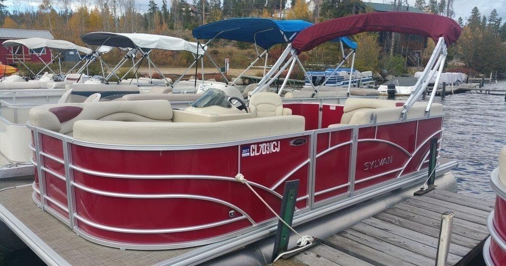 Explore Grand Lake on a 22' Pontoon Boat Rental