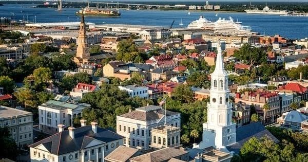 Historic Land Adventure: Charleston Perspective Walking Tour