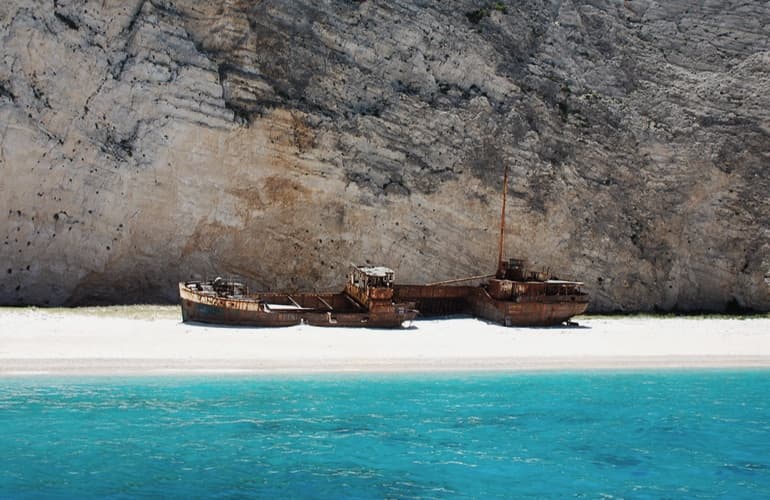 Shipwreck & Blue Caves Boat Trip: Navagio Wreck and Zakynthos' Luminous Caves