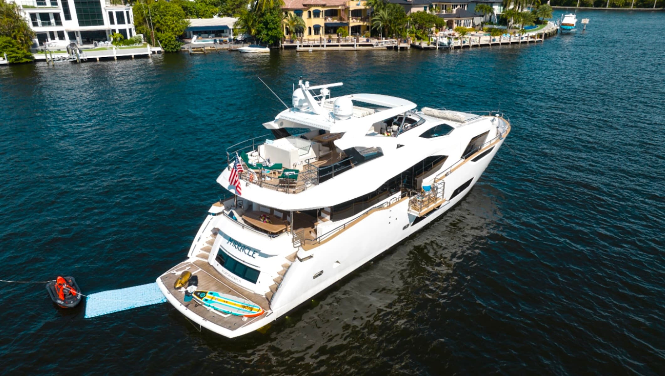 Luxury Yacht Charter with Miami Boat Experts in Miami Beach