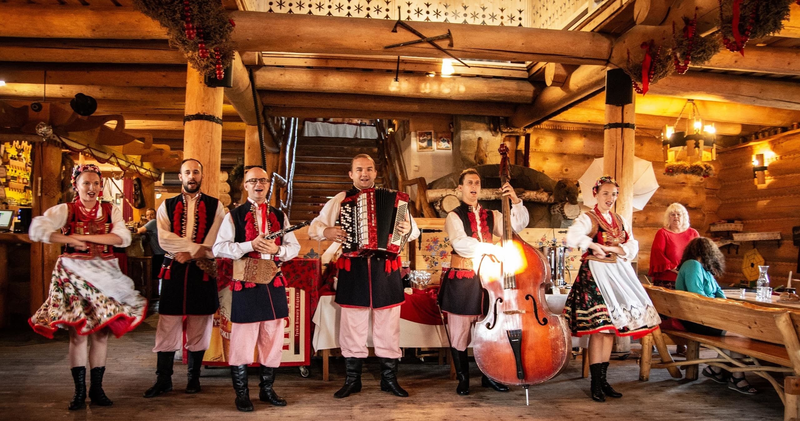 Traditional Polish Folk Show & Dinner by Skansen Smakow Kraków