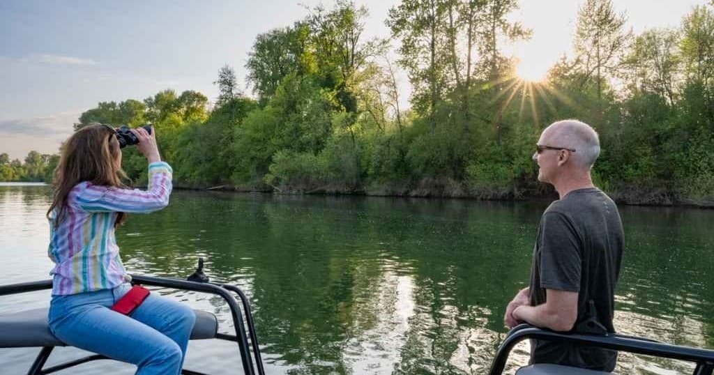Jetboat to Pinot: Willamette River and Wine Day Trip from Carlton, Oregon