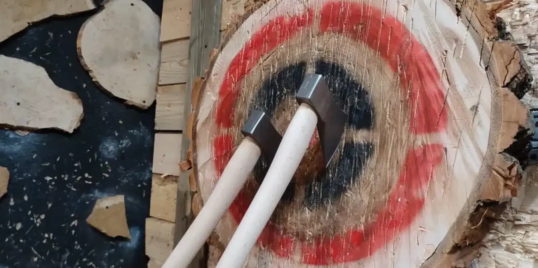 Axe Throwing in Kraków: Bijlengooien at Basztowa 10 - One-Hour Urban Session