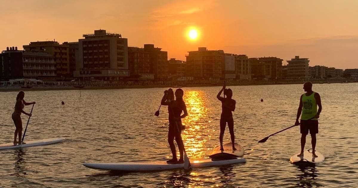 Water Activities: Tramonti in SUP – Sunset Stand-Up Paddle in Italy