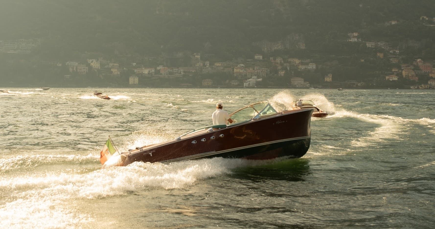 Lake Como Sunset Boat Tour with Como Classic Boats