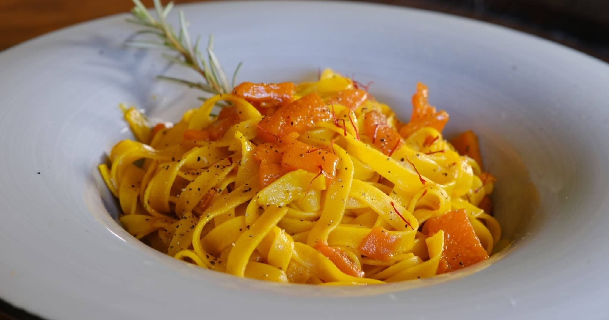 Tuscany Wine & Saffron Meal at Farm Experiences & Tours