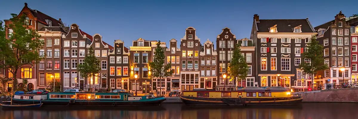 Amsterdam in Turkish: 2-Hour Guided History and Canal Walking Tour
