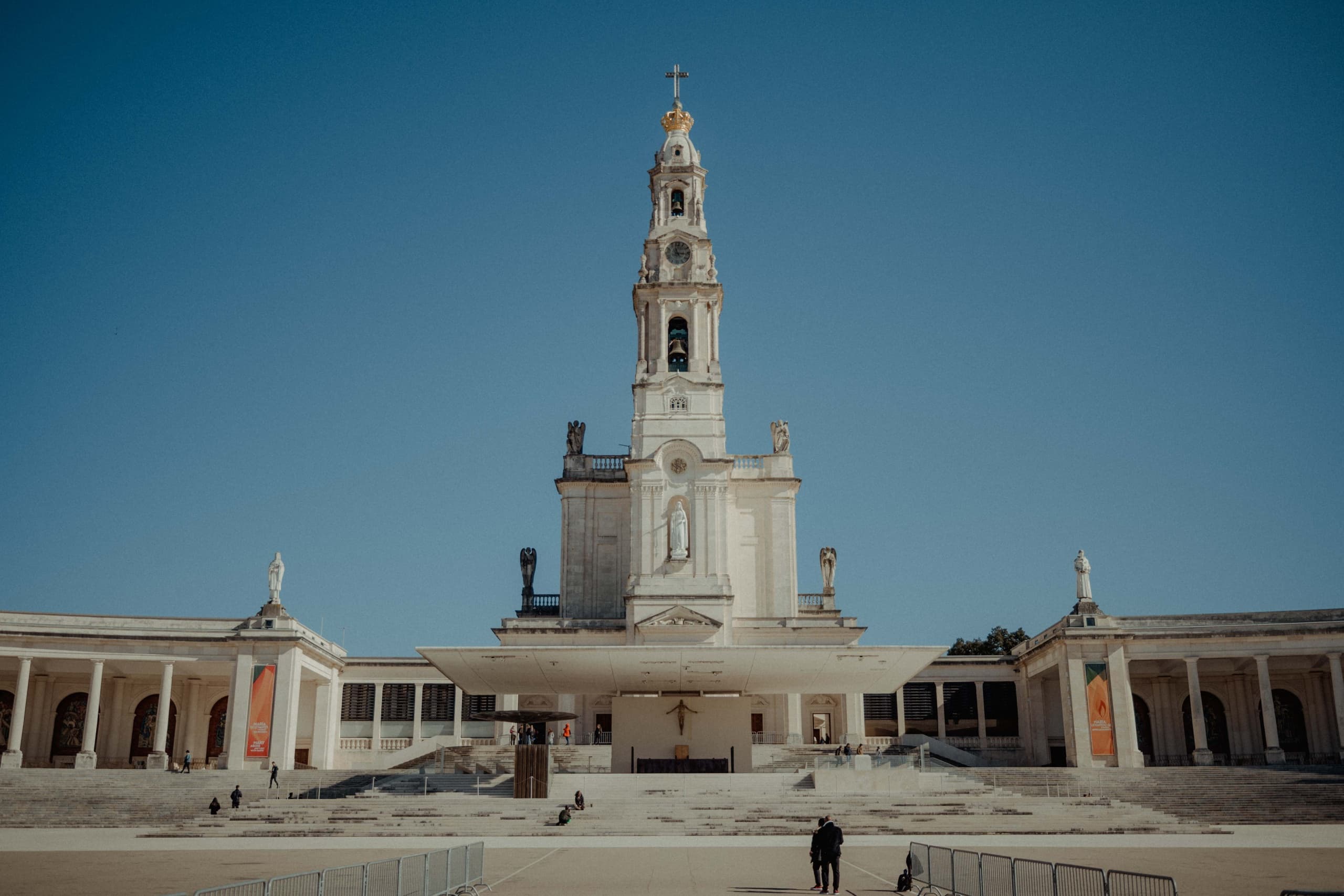 Central Portugal Day Tour with Wonder Van from Cascais