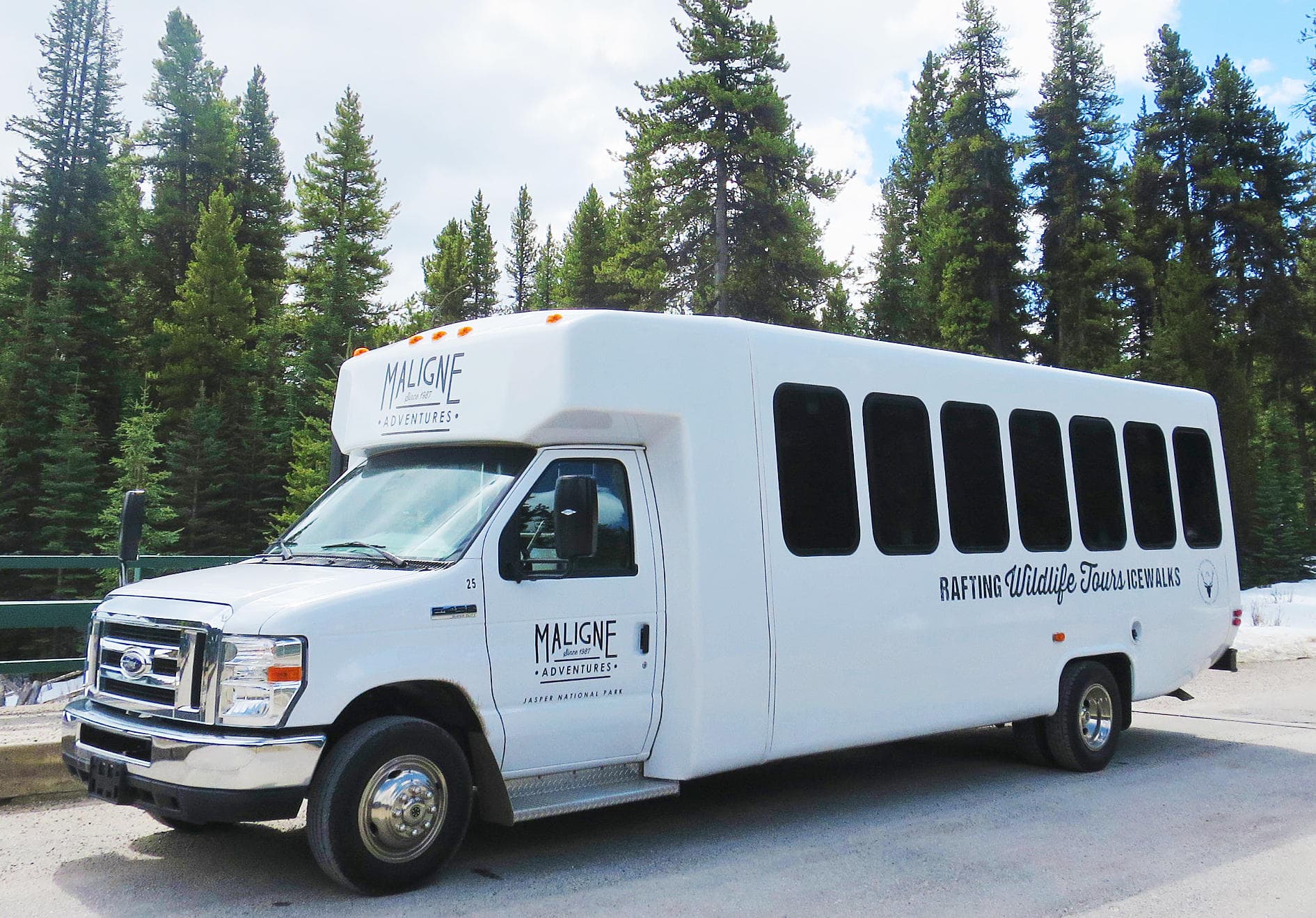 Express Hiker's Shuttle - Maligne Lake → Jasper