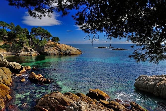 Historical Coastal Adventure with Movvip in Costa Brava