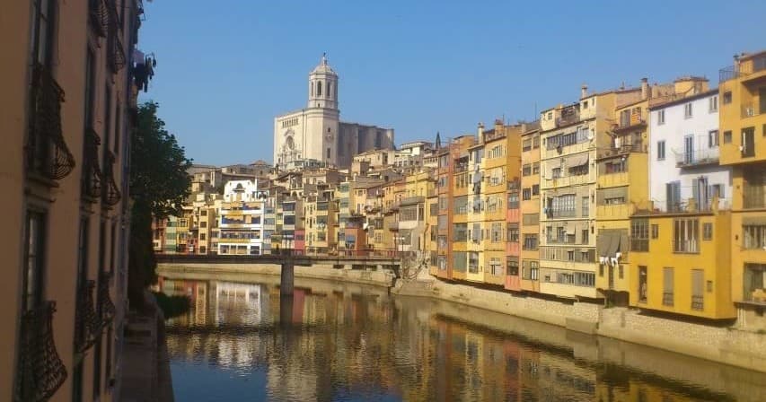 Cultural Land Adventure: From Barcelona to Dalí and Girona with Girona Experience