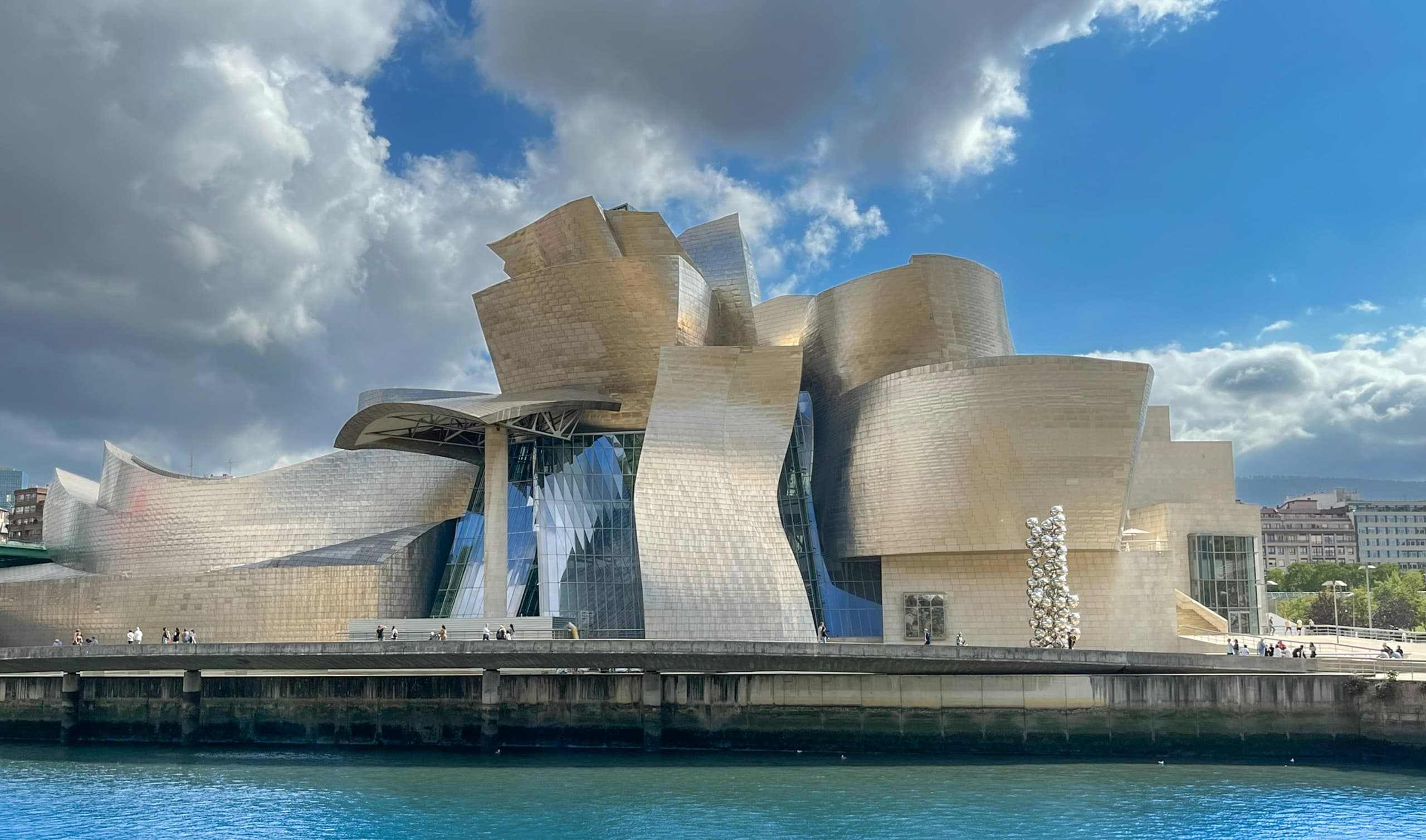 Bilbao City Tour with World Experience