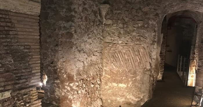 Roman Archaeology Touring with Stadio di Domiziano in Rome